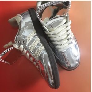 Meet your Posher, Mie